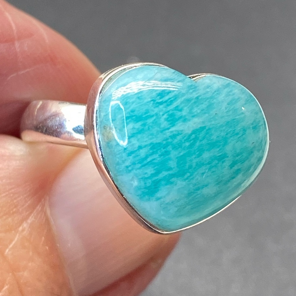 NEW 🆕 💚💚💚RING SIZE 8.5 IN SOLID STERLING SILVER 926